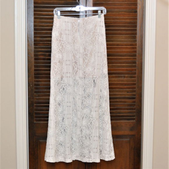 Lulu's Lace Maxi Skirt with Split Sz M - Picture 3 of 6
